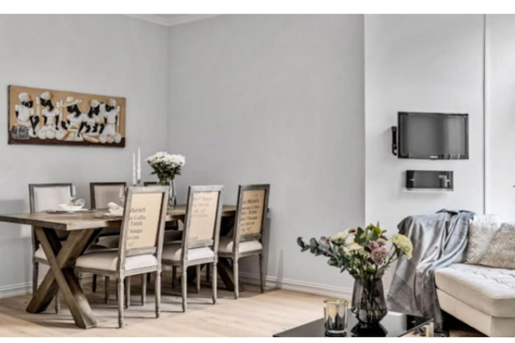 Apartamento Central & Large - Modern 2b @ Majorstuen