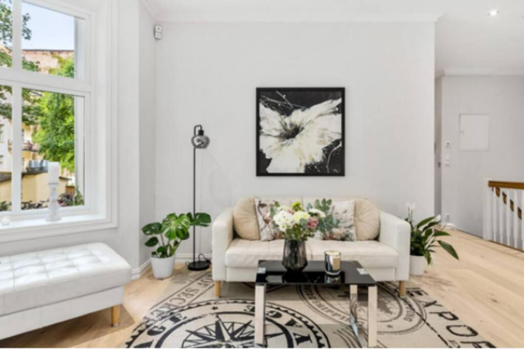 Apartamento Central & Large - Modern 2b @ Majorstuen Oslo